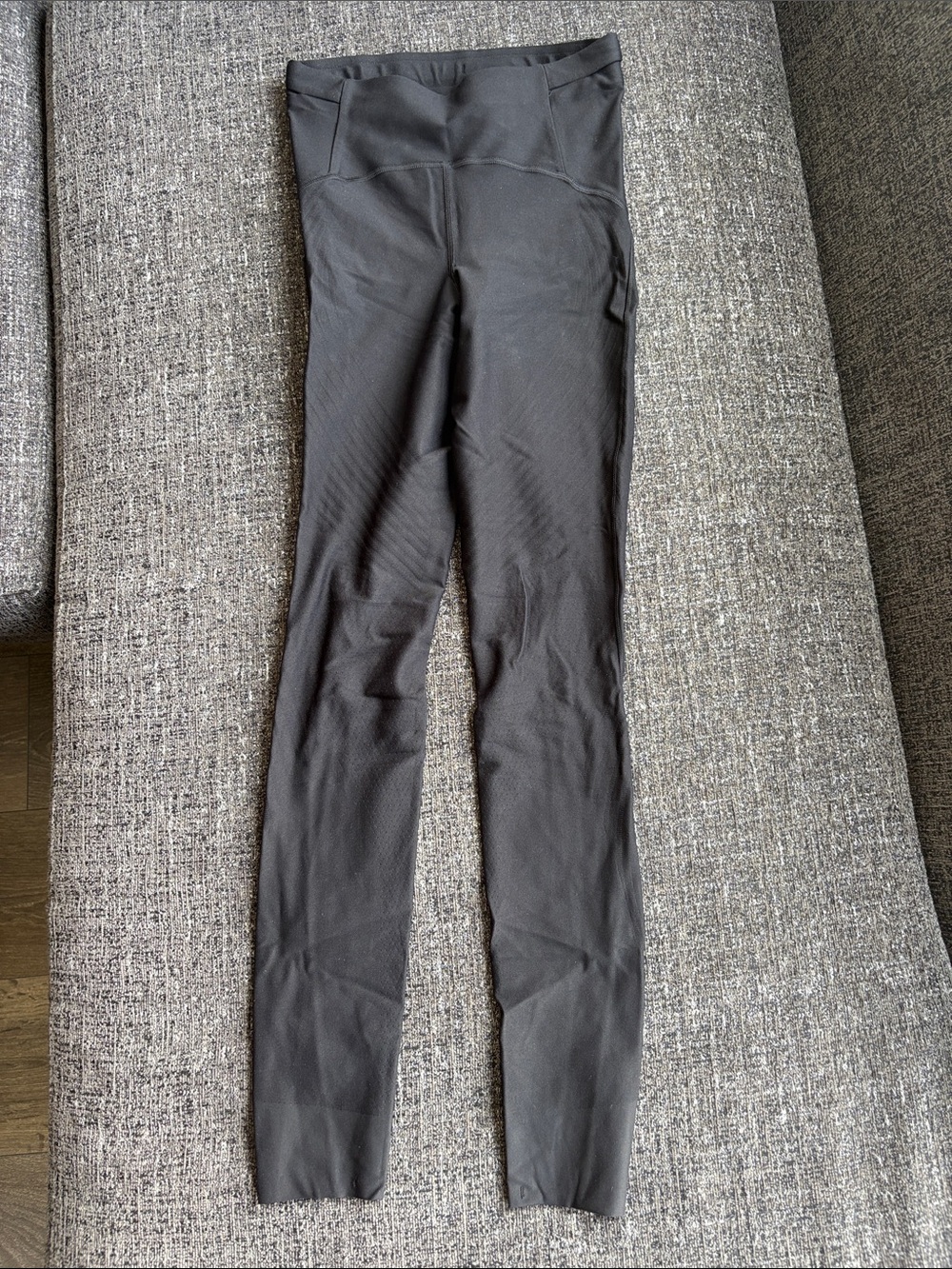 Lululemon SenseKnit Running High-Rise Tight 28" in Black Size 4